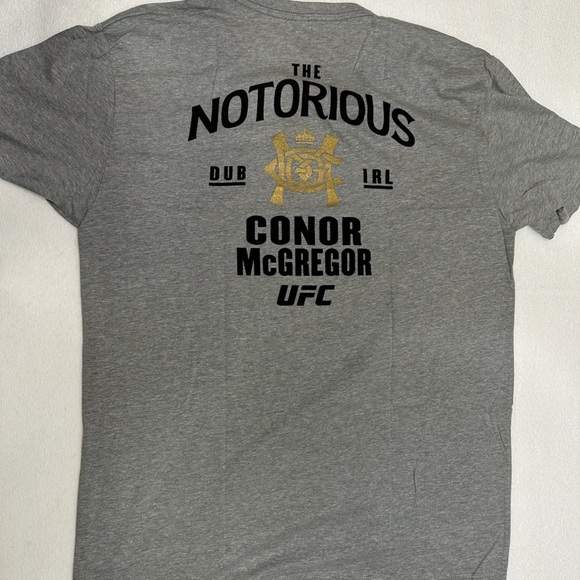 Reebok x UFC Notorious Conor McGregor Gold Logo T-Shirt Tee Deadstock V-neck LG - Picture 8 of 9